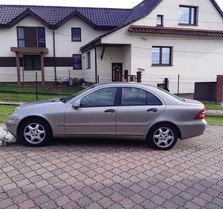 pomorskie Mercedes-Benz Klasa C cena 11500 przebieg: 325281, rok produkcji 2003 z Zawidów